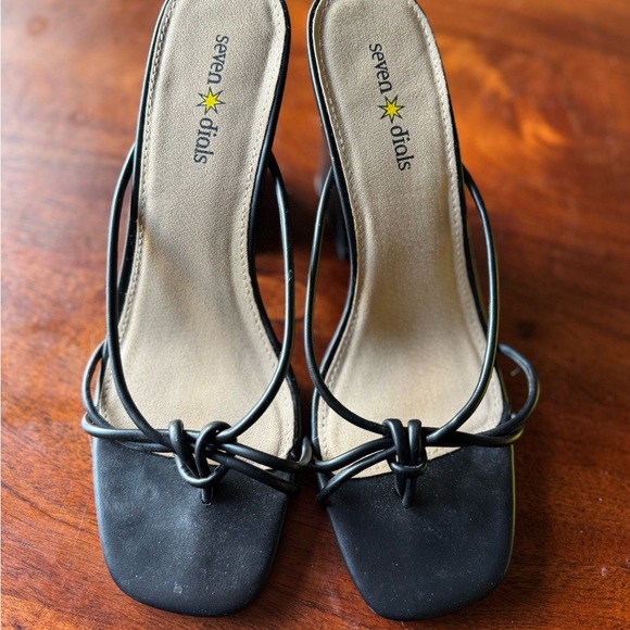 Seven Dials Black Strappy Block Kitten Heels Womens 8 Knotted Thong - Picture 5 of 7